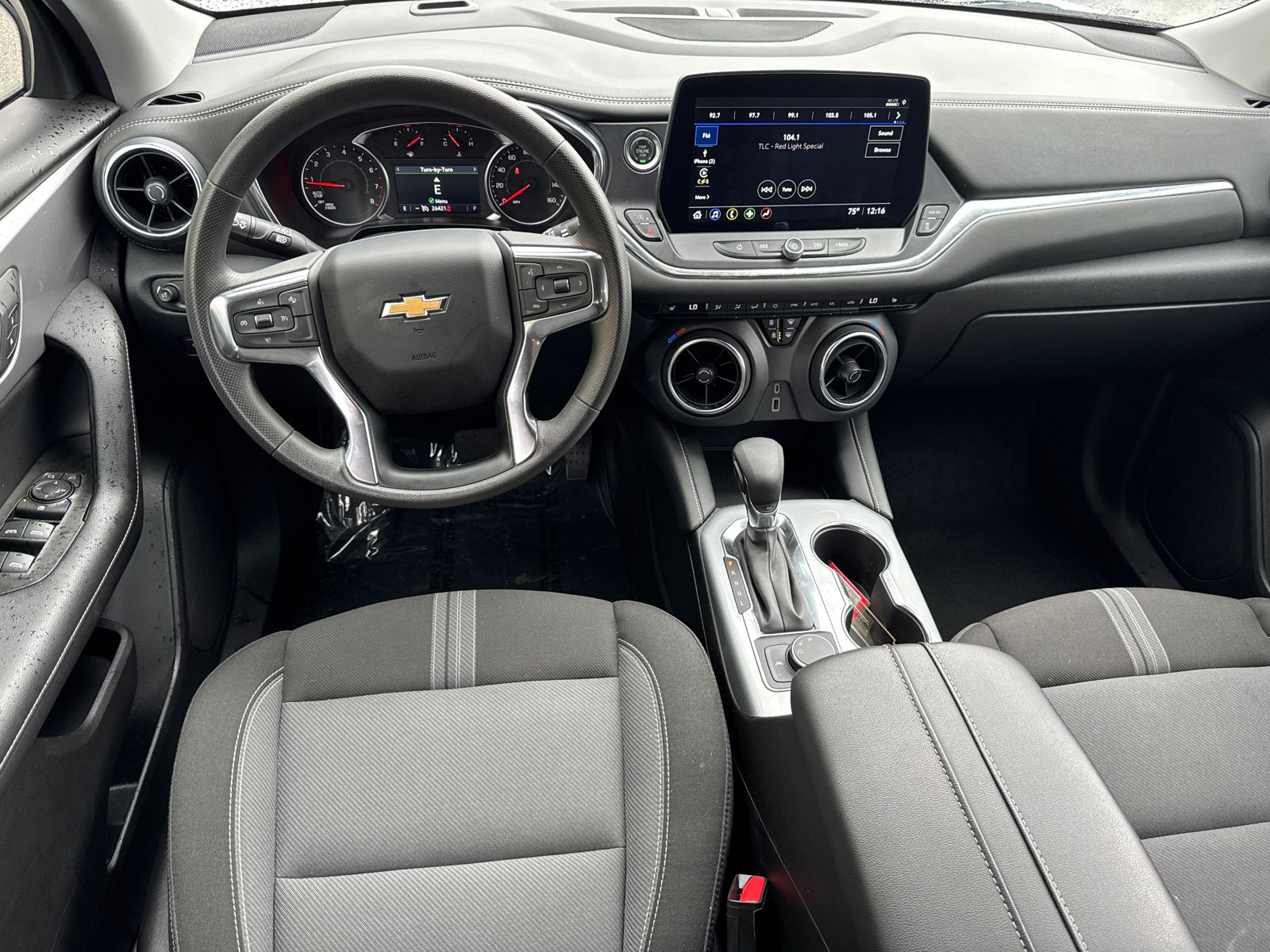 Used 2025 Summit White Chevrolet LT image 22