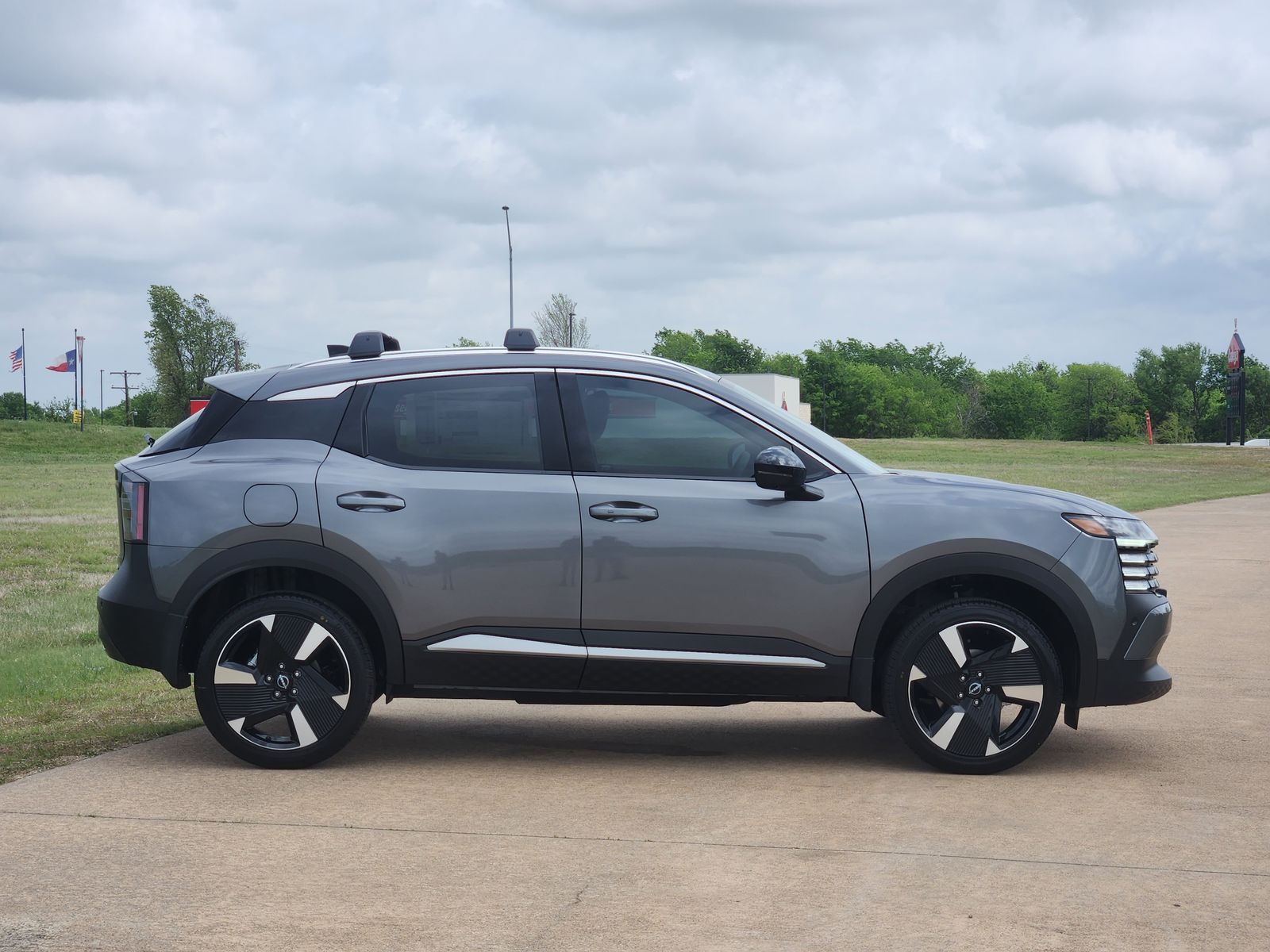 View vehicle photo 7