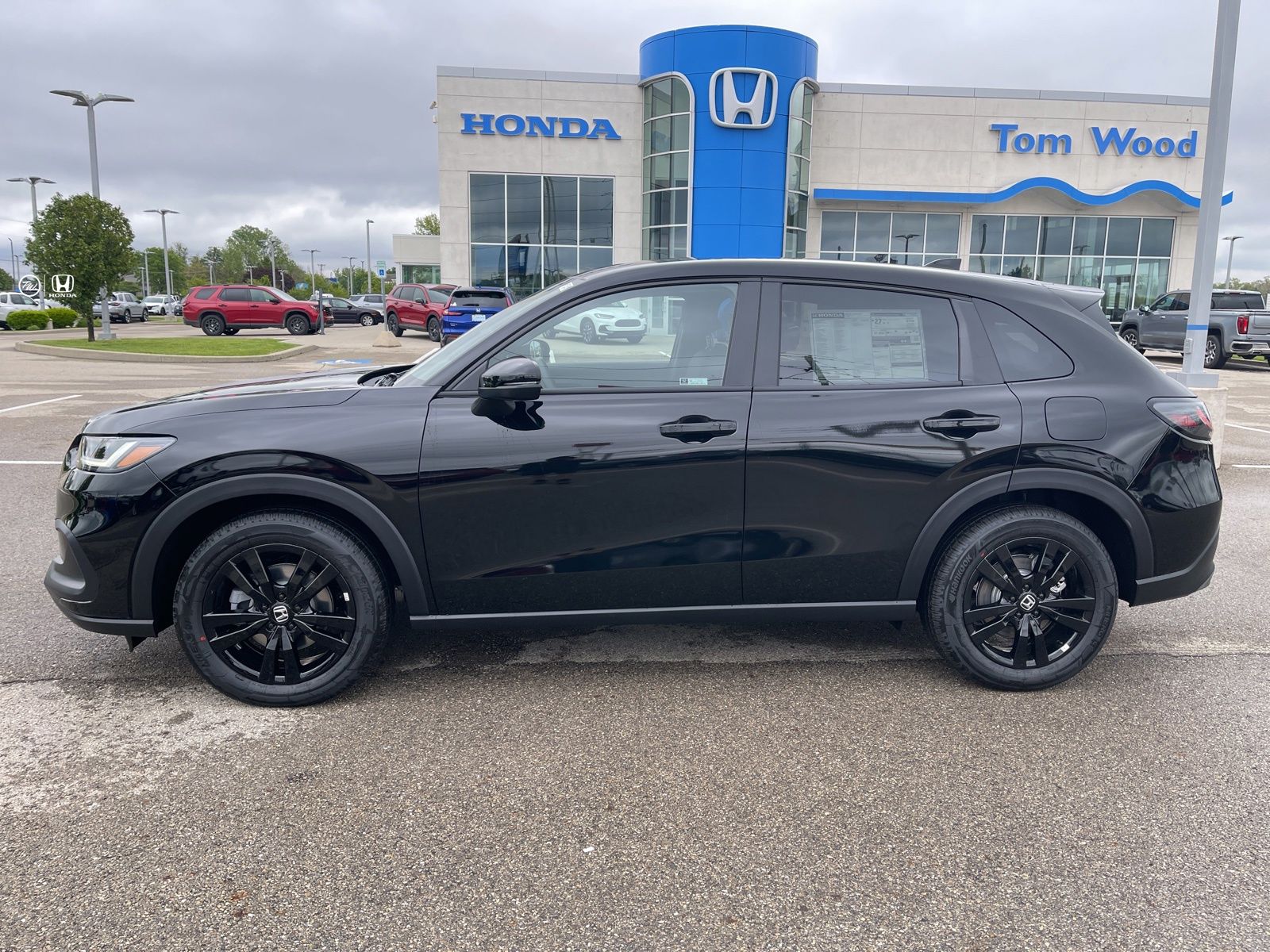 View vehicle photo 2