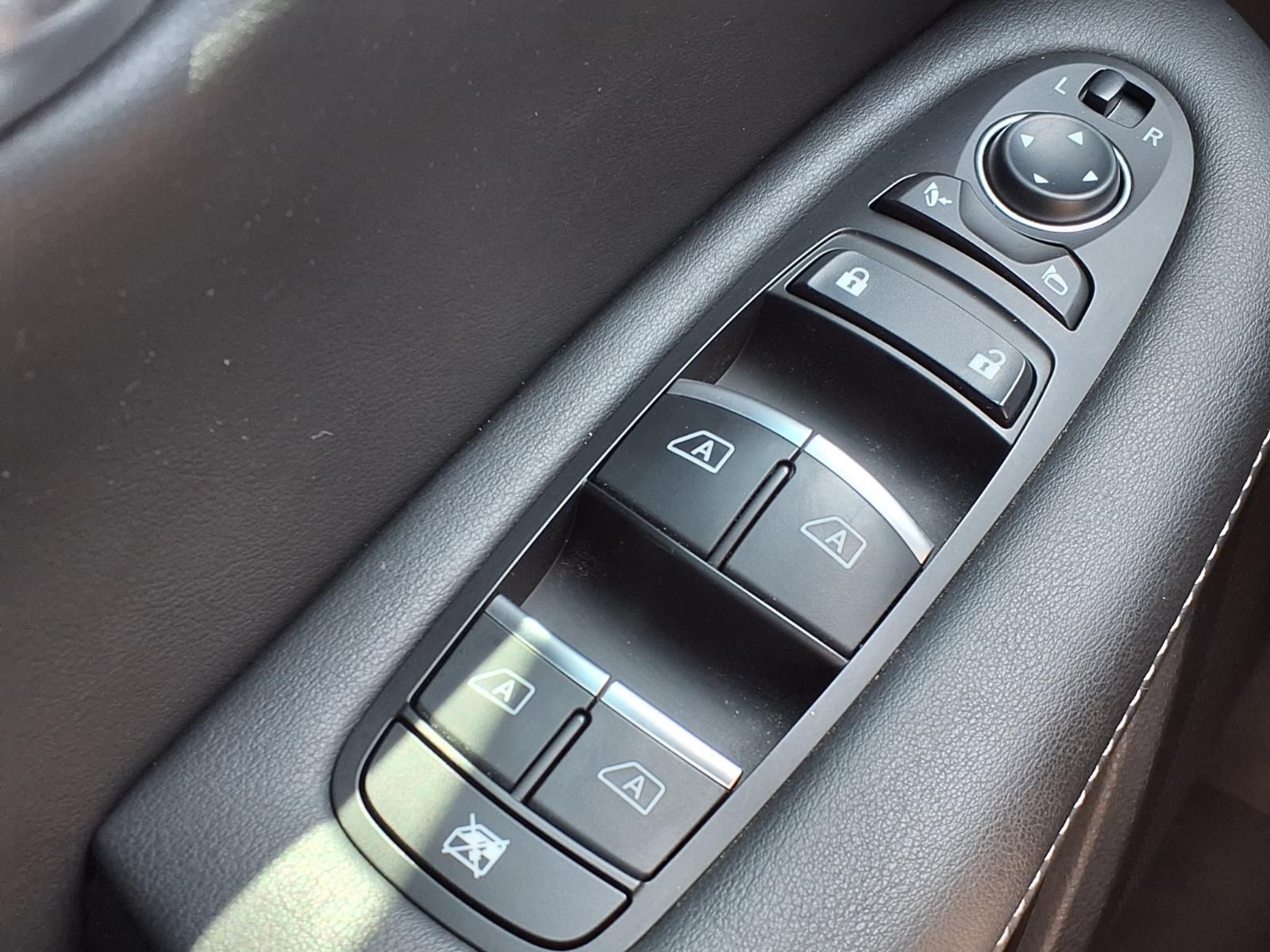 2023 INFINITI QX50 LUXE Black at South Houston Nissan
