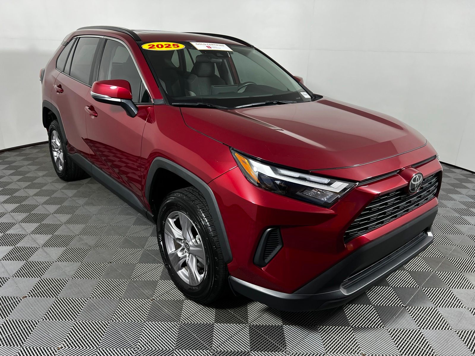 Thumbnail: 2025 Toyota RAV4 - 3