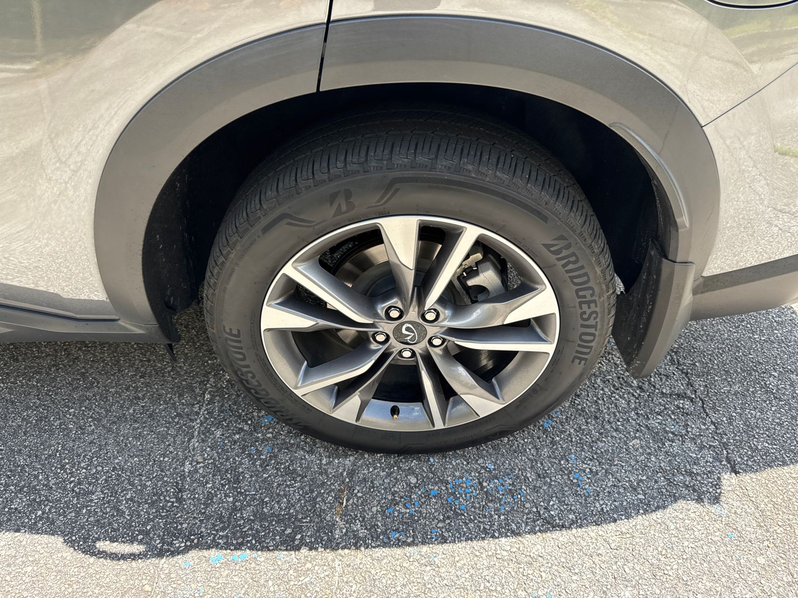 Used 2024 Gray INFINITI LUXE image 20