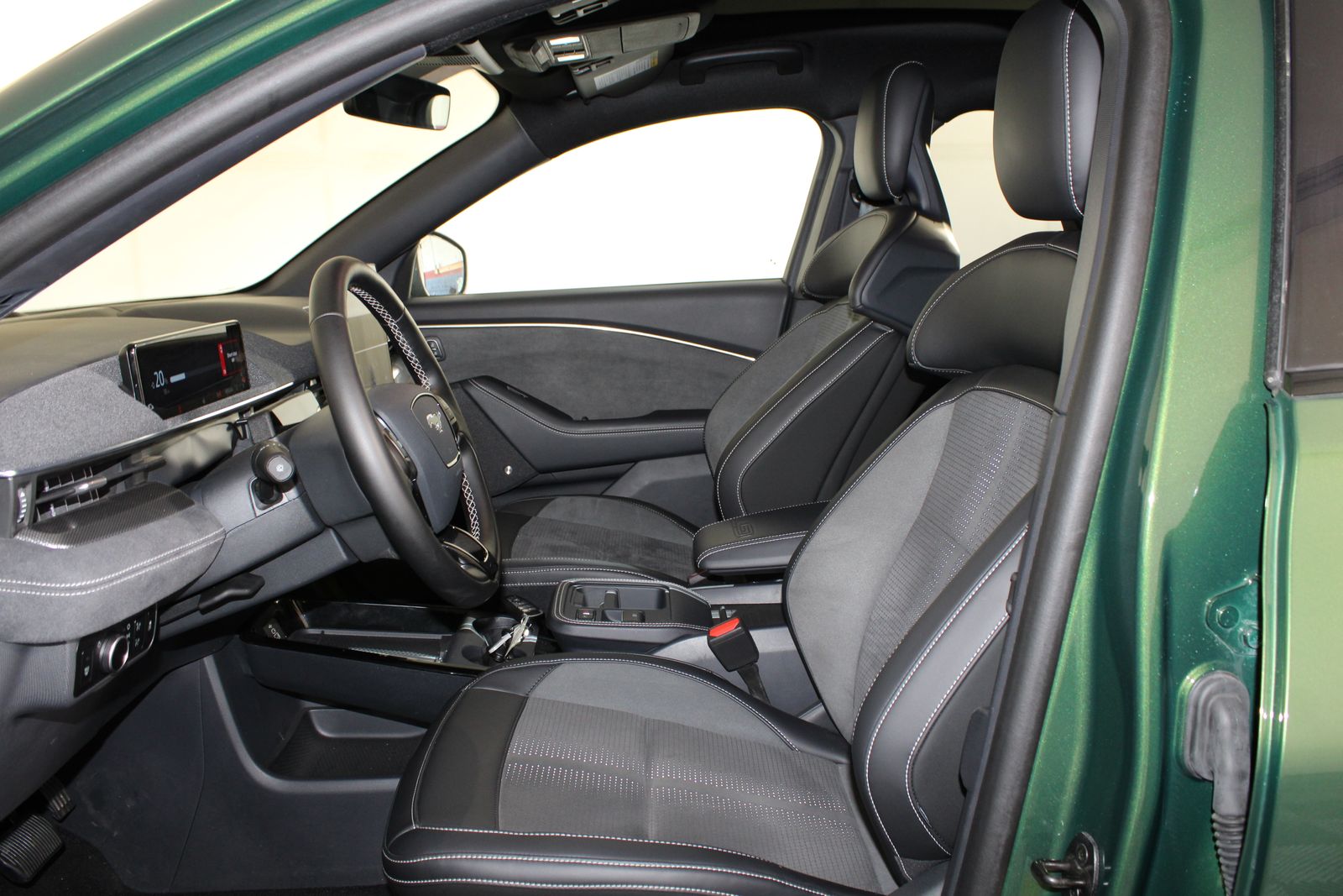 Used 2025 Green Ford GT image 17