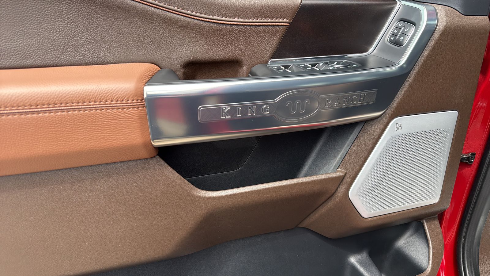 Used 2025  Ford King Ranch image 11