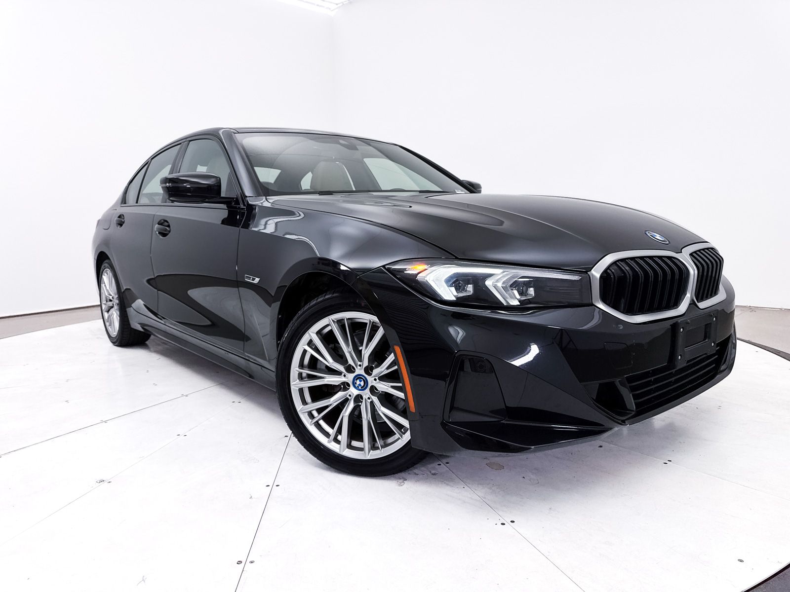 2023 BMW 3 Series 330e iPerformance