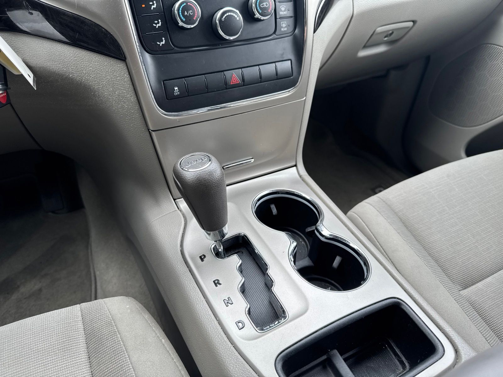 Used 2012 Brilliant Black Crystal Pearlcoat Jeep Laredo image 21