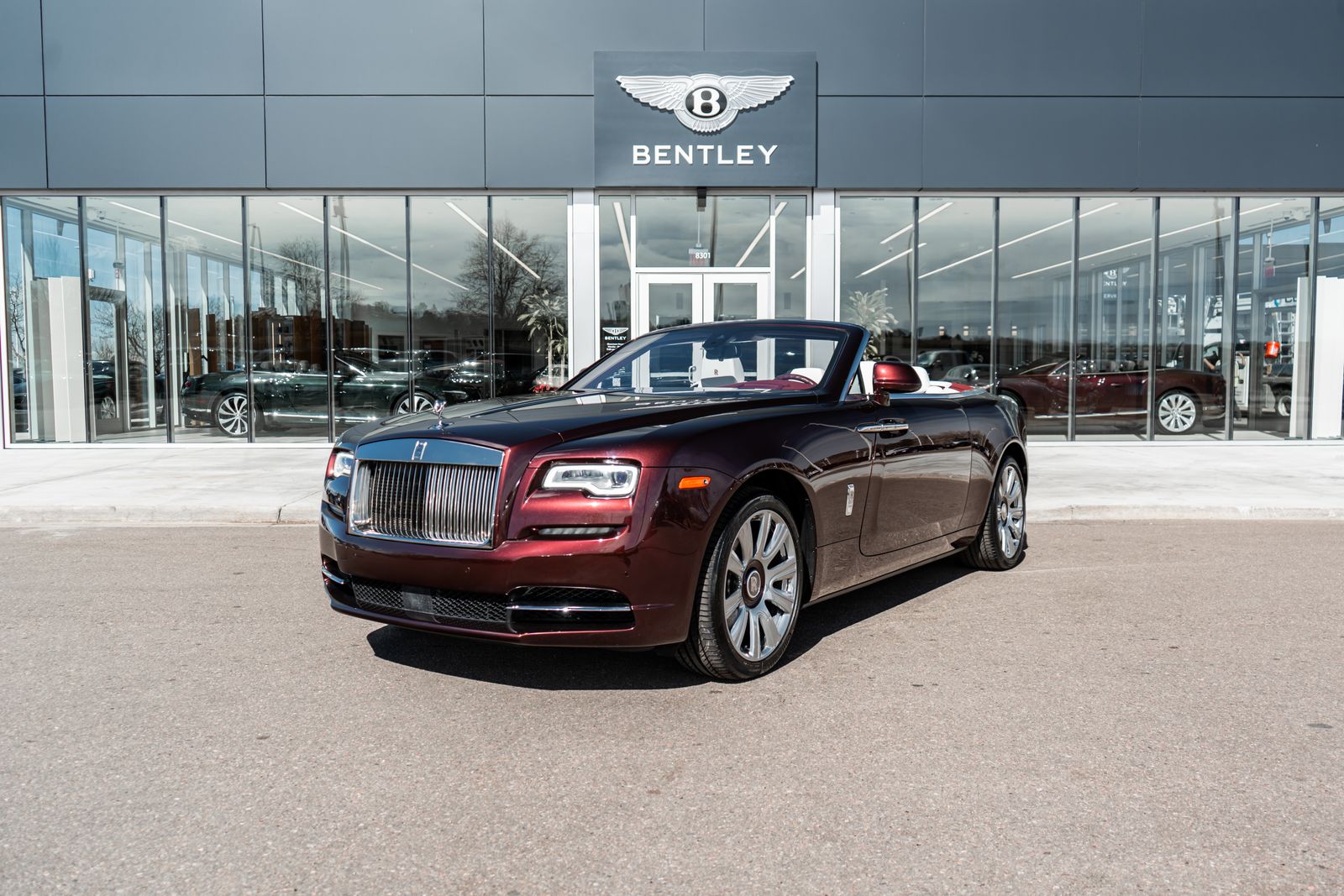 2016 Rolls-Royce Dawn Base