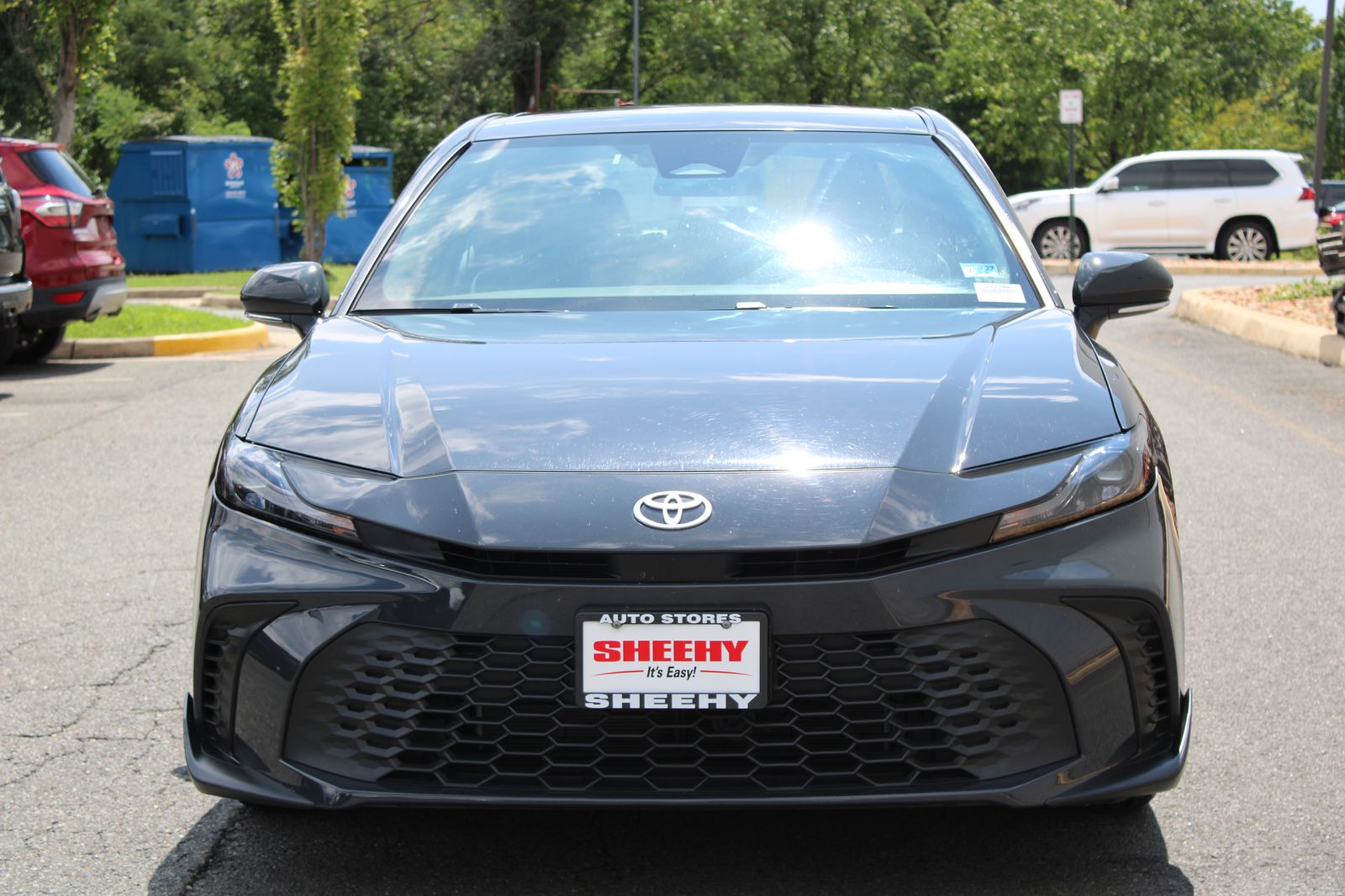 Used 2025  Toyota SE image 4