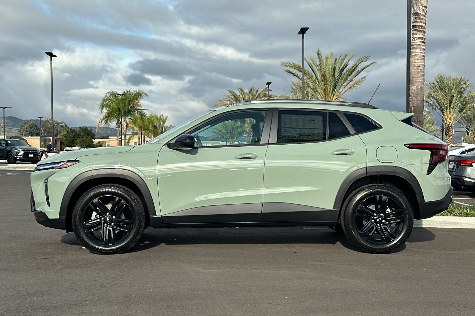 View vehicle photo 7