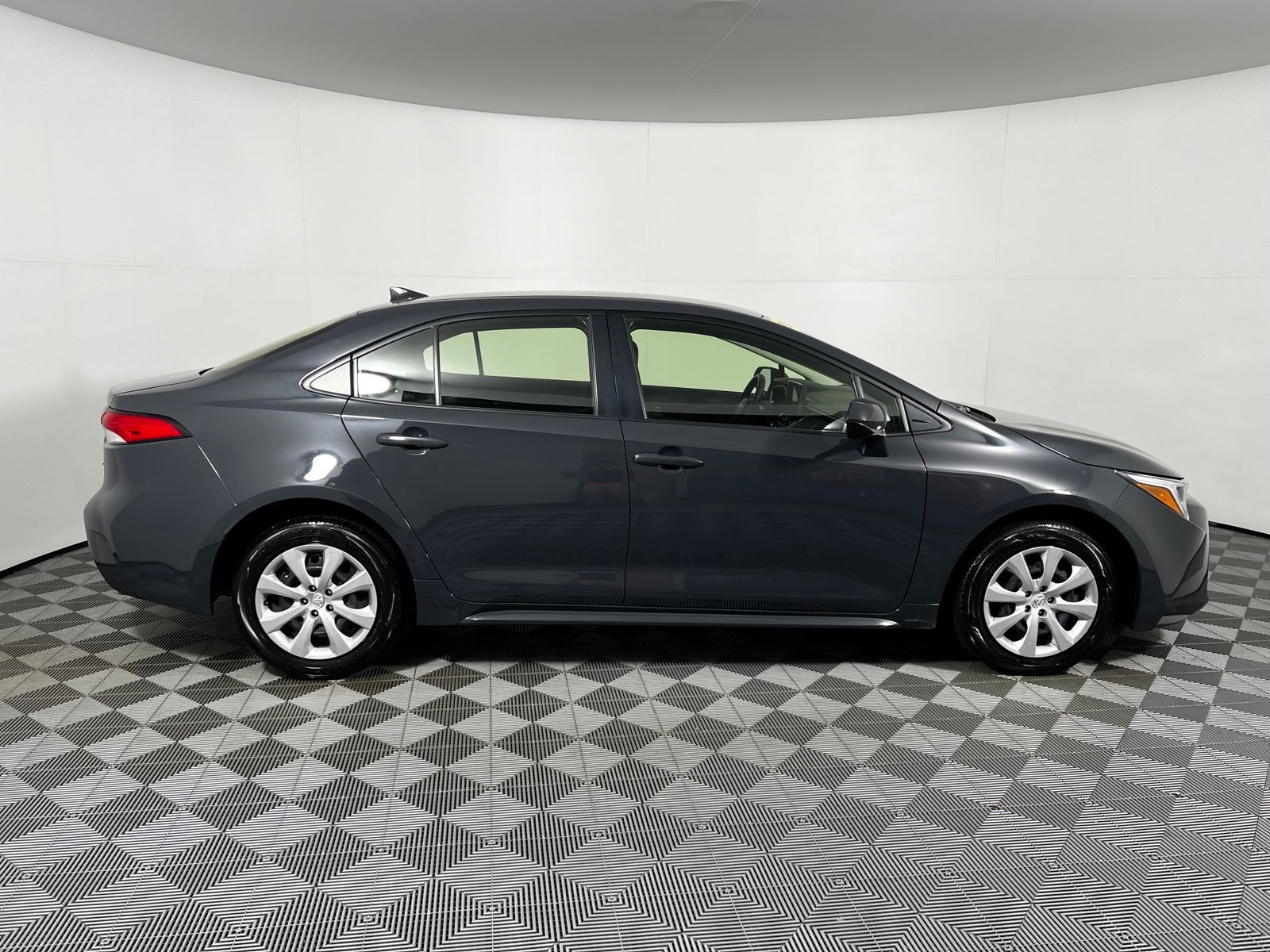 Thumbnail: 2025 Toyota Corolla - 4