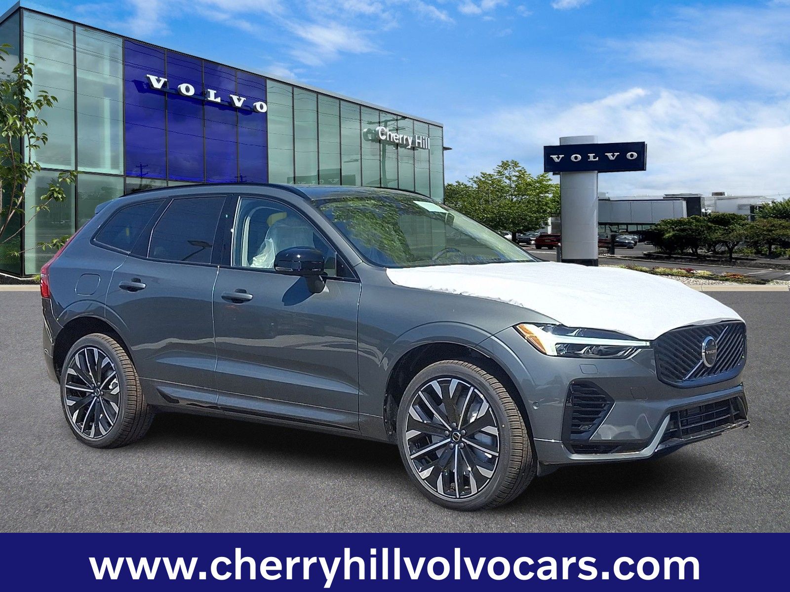 Forest Lake 2026 Volvo XC60 B5 Ultra AWD SUV / Crossover All-Wheel Drive Automatic