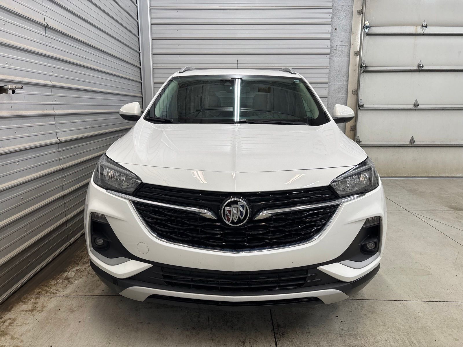 Photo 2 of 2020 Buick Encore GX Select