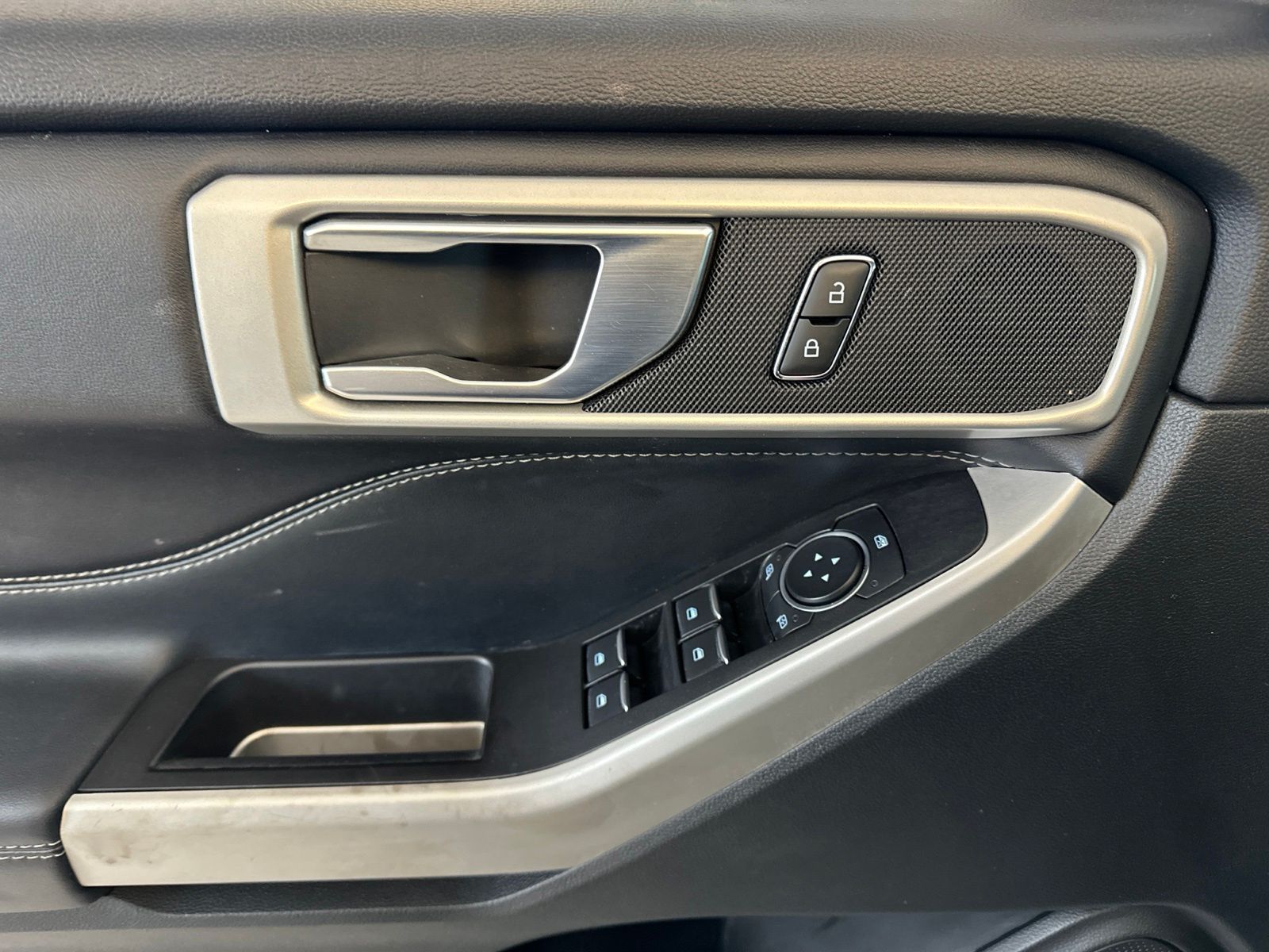 Certified Used 2022 Oxford White Ford XLT image 19