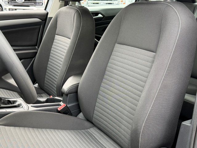 Used 2023 Platinum Gray Metallic Volkswagen 1.5T S image 9