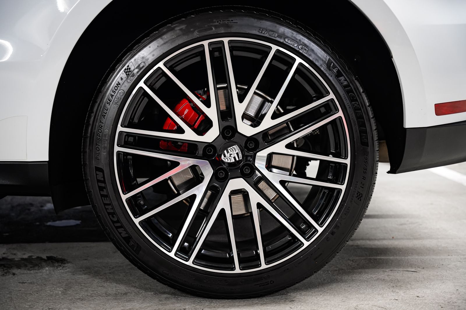 2024 Porsche Macan S — photo 54