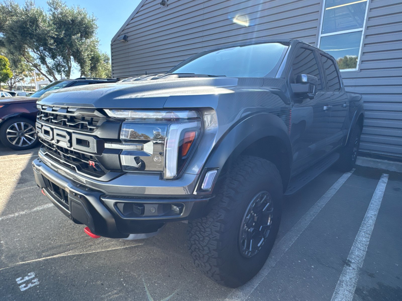 2025 Ford F-150 Raptor — foto completa 2 de 3