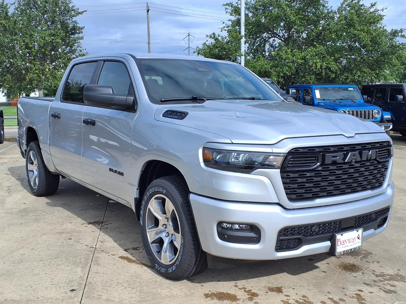 View vehicle photo 2