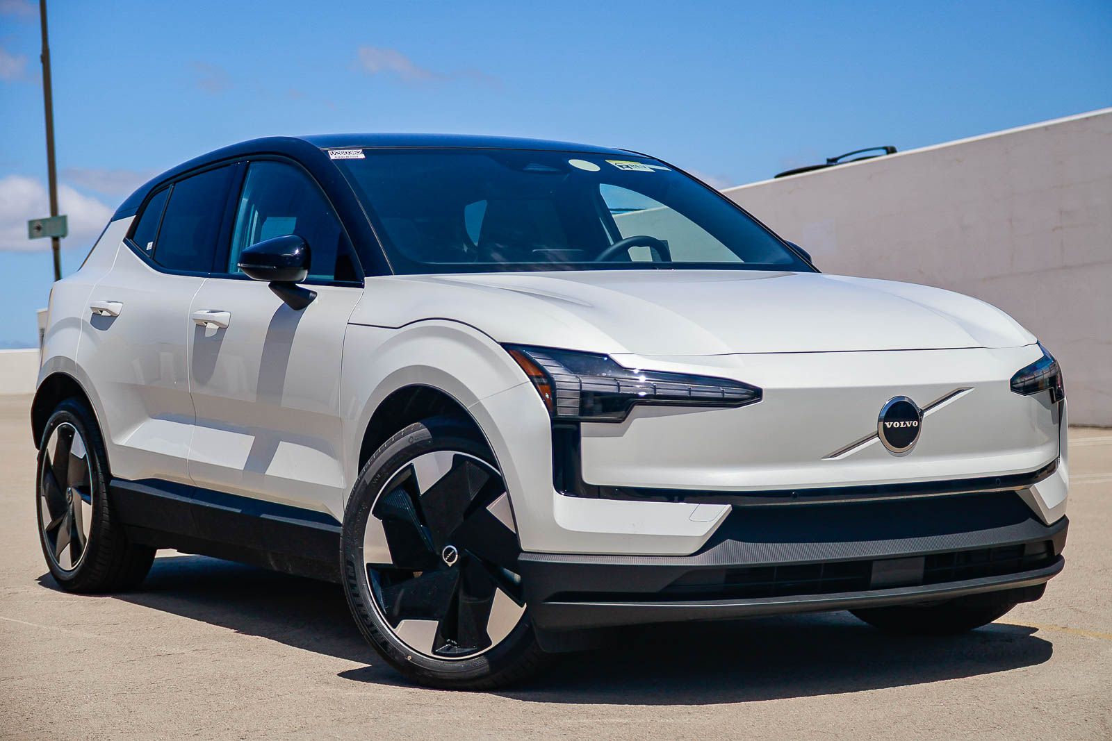 2026 Volvo EX30 Twin Motor Performance Plus's photo