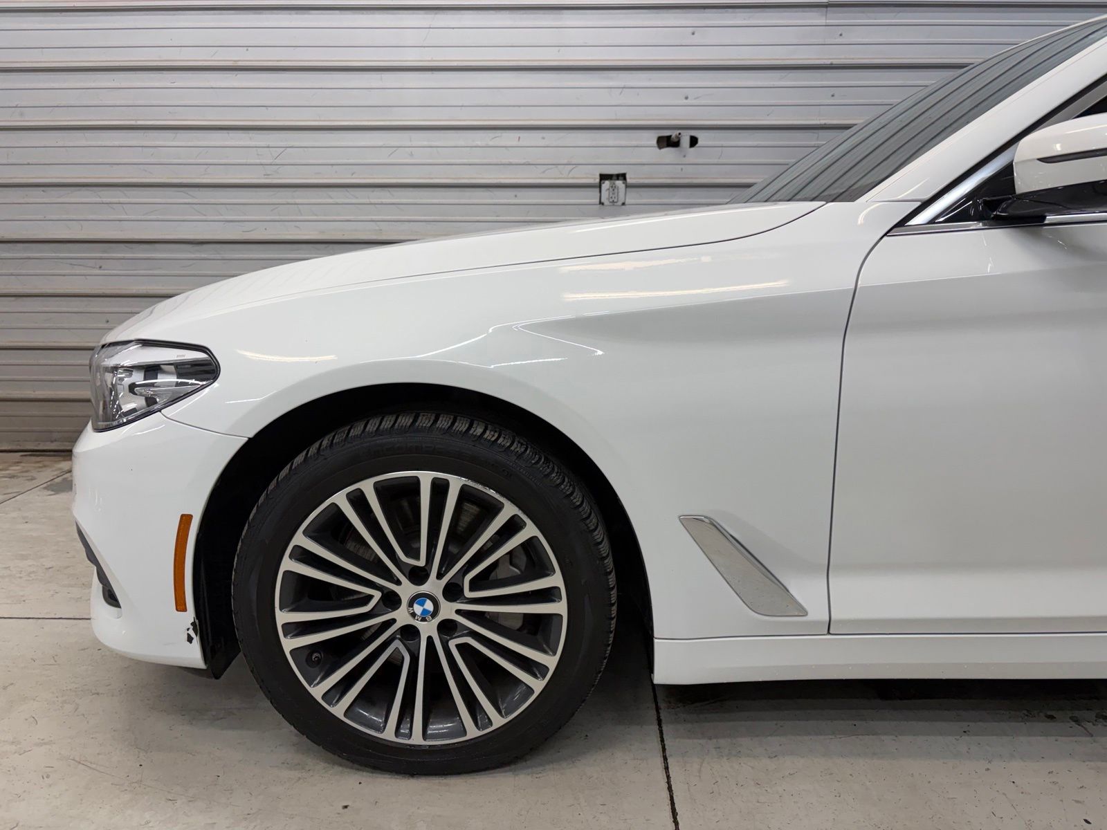 Photo 4 of 2018 BMW 5 Series 530i xDrive