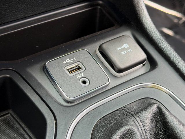 Used 2019 Diamond Black Jeep Latitude image 35