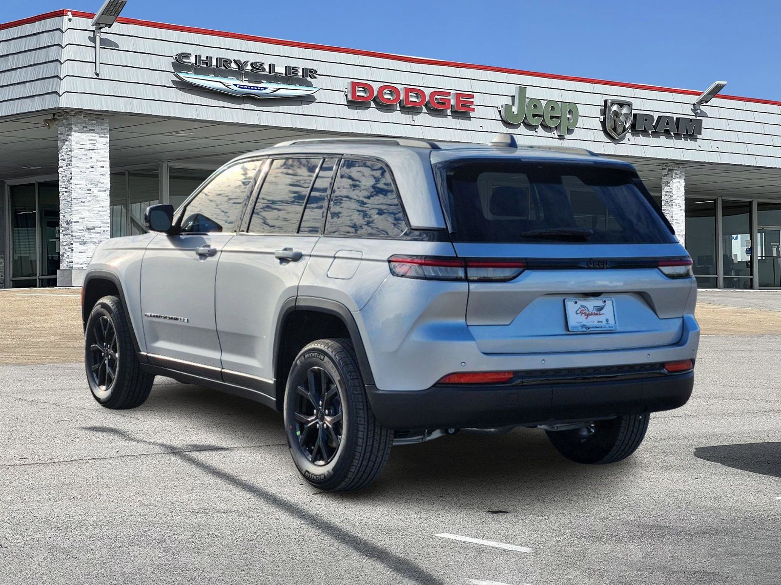 2025 Jeep Grand Cherokee Altitude X 4