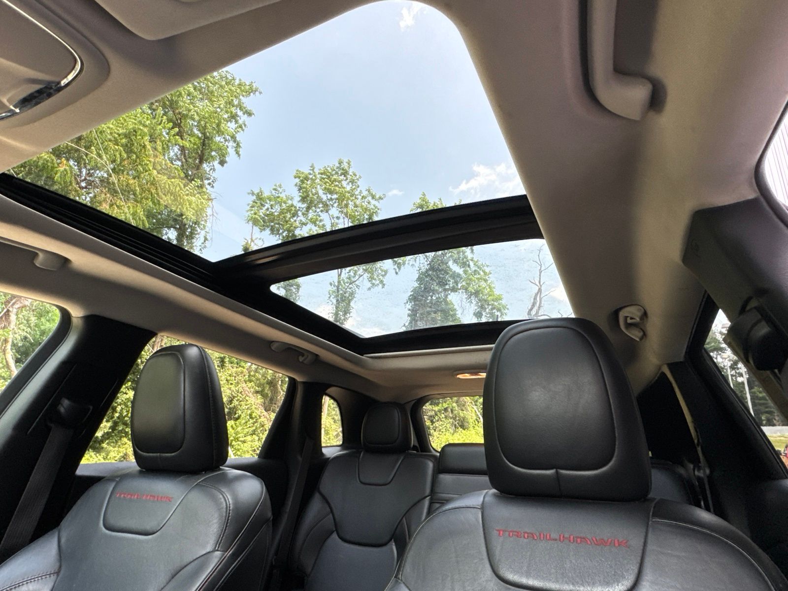 Used 2015 Anvil Clearcoat Jeep Trailhawk image 10