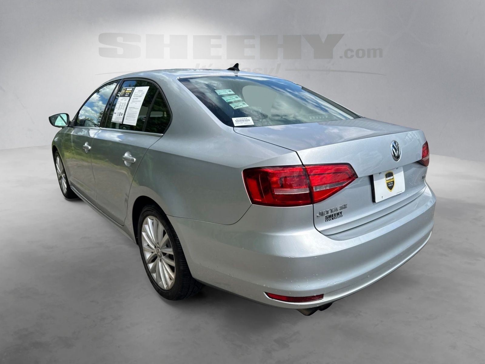 Used 2015 Reflex Silver Metallic Volkswagen 1.8T SE image 12
