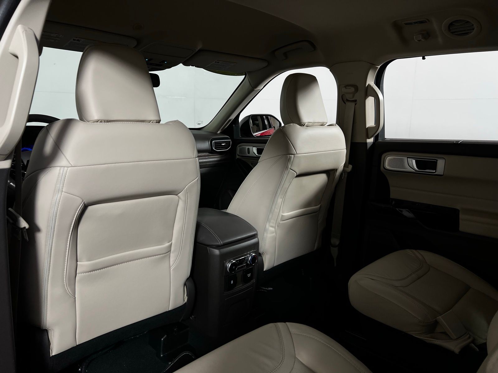 Thumbnail: 2022 Ford Explorer - 25