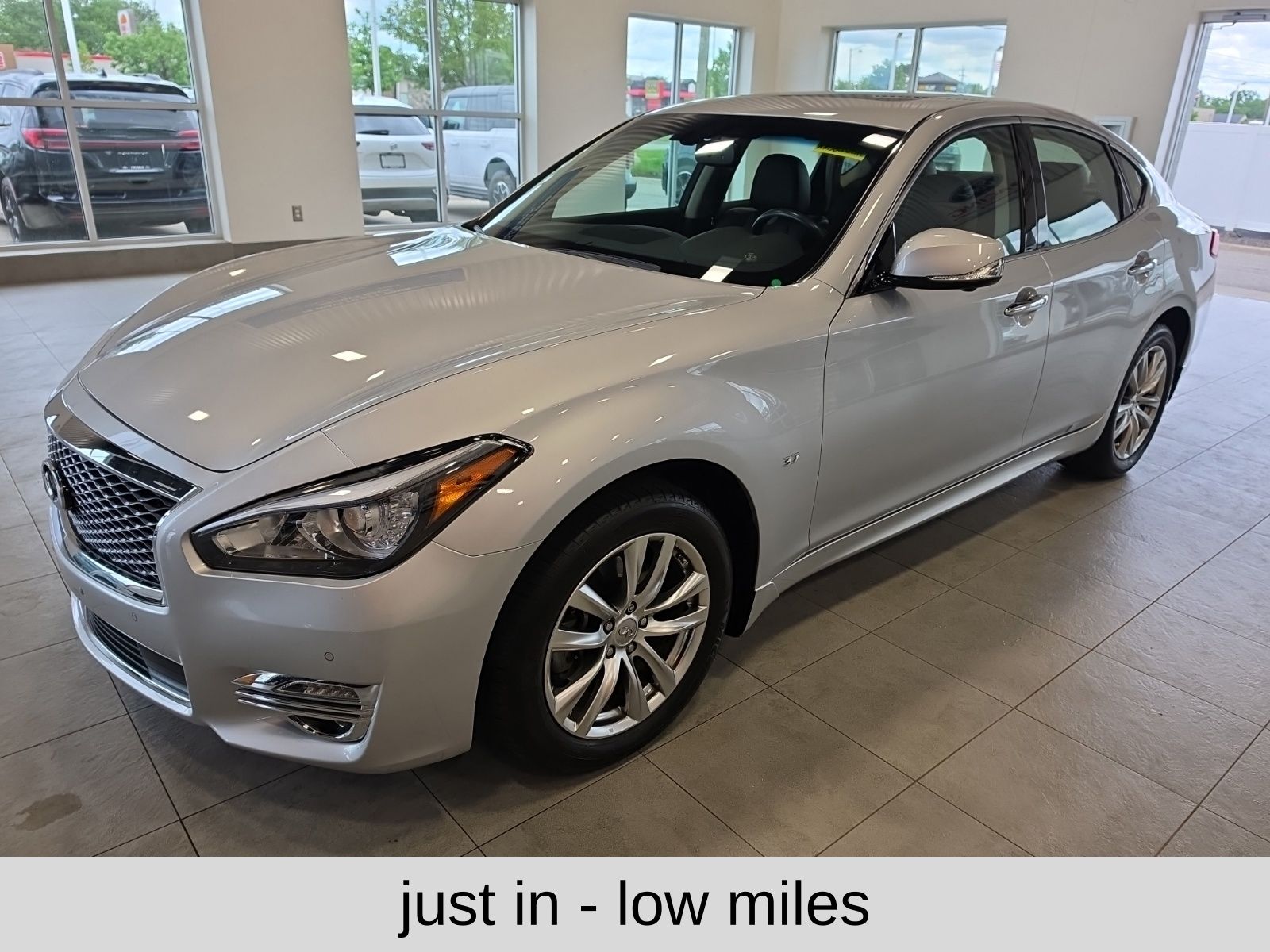 2019 INFINITI Q70 3.7 Luxe AWD