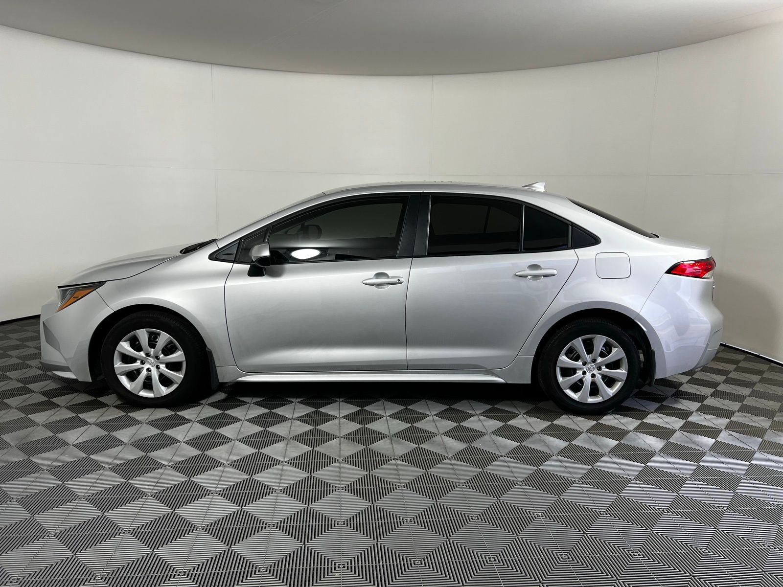 Thumbnail: 2025 Toyota Corolla - 8