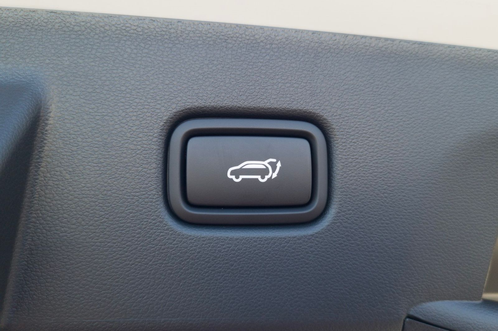 Used 2026 White Hyundai SEL image 8