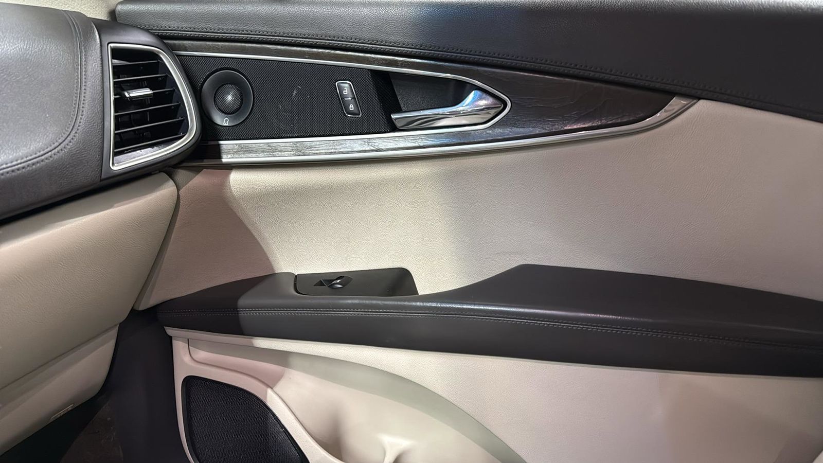 Used Car 2017 Lincoln Mkx  Reserve For Sale Under $15,000 In Austin, Texas