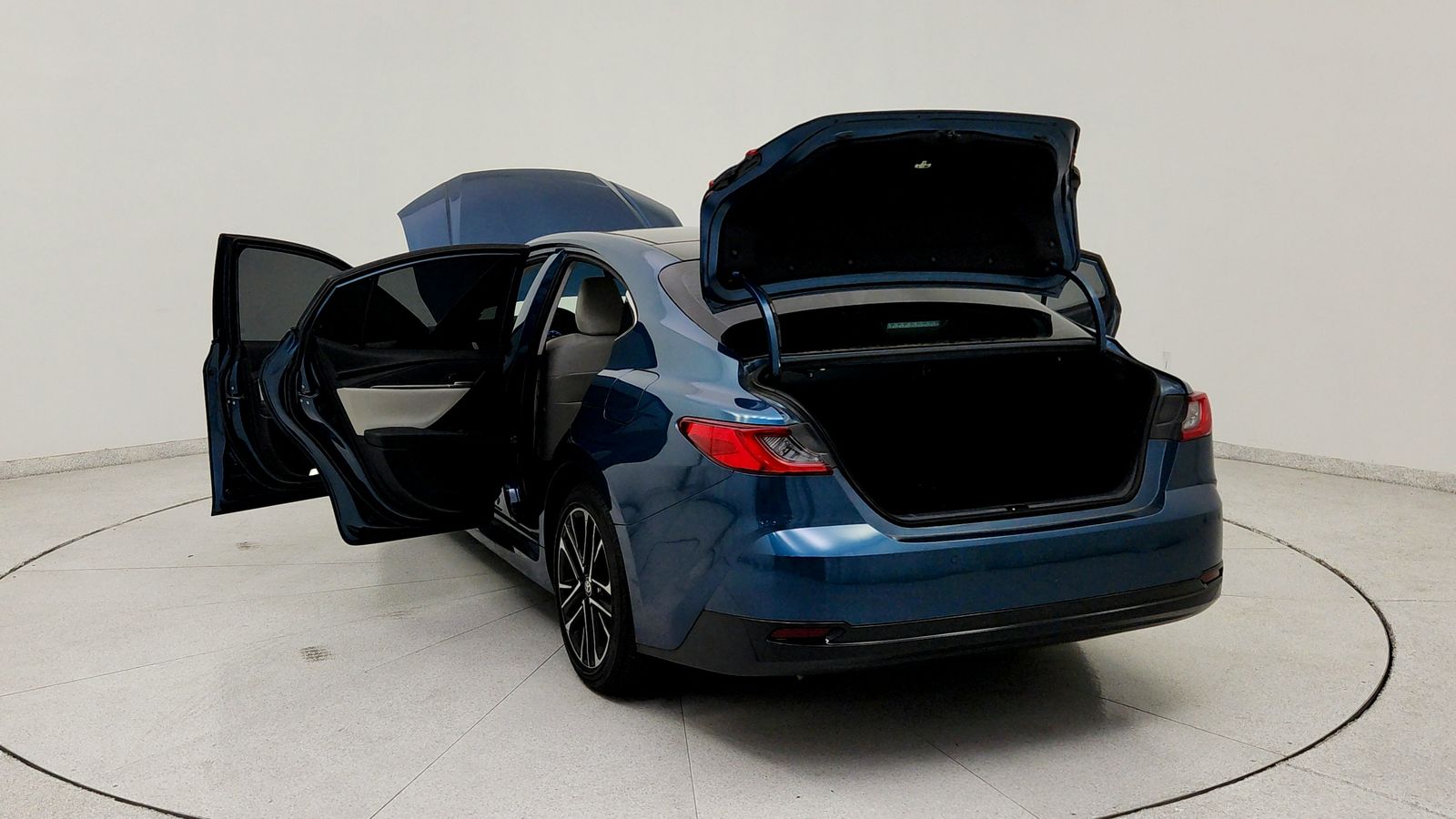 Used 2025  Toyota XLE image 11