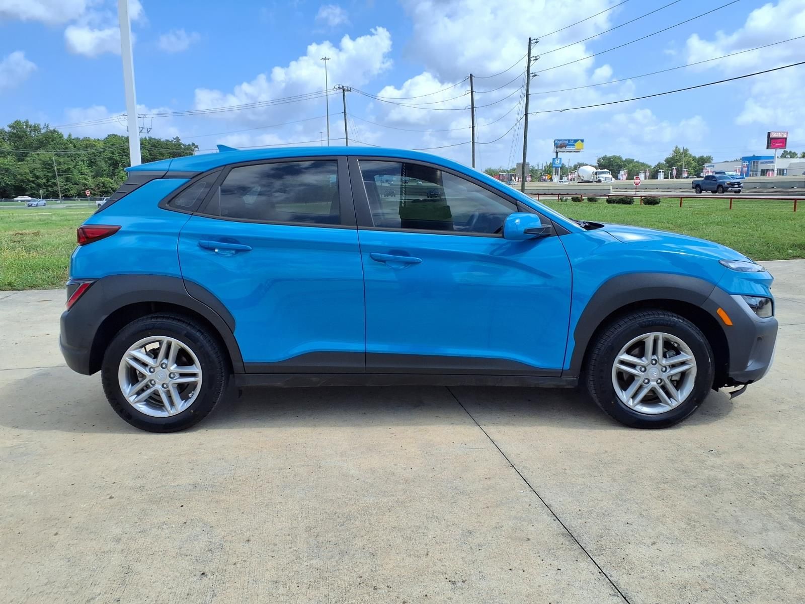 2022 Hyundai Kona SE Green at Big Star Buick GMC