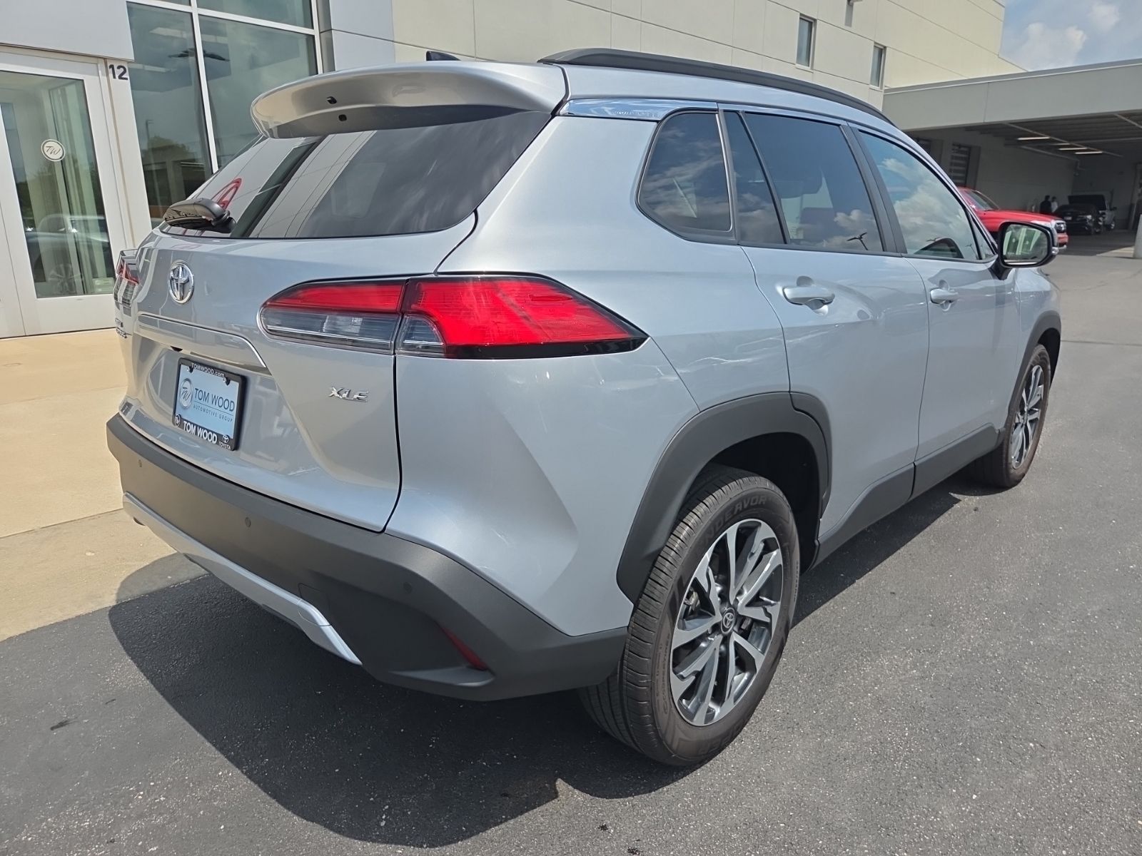 2025 Toyota Corolla Cross XLE - Photo 6
