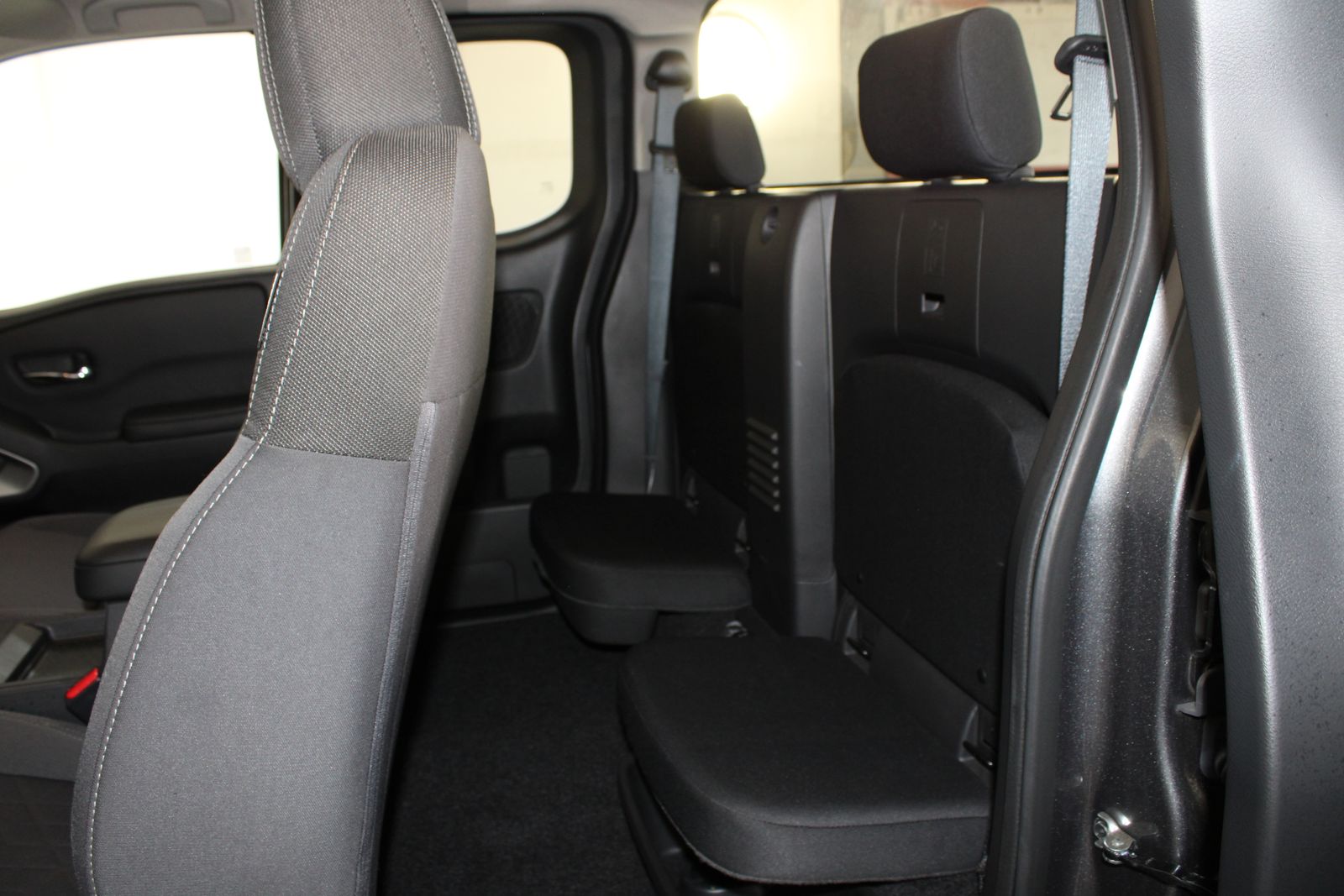 Used 2025 Gray Nissan SV image 5