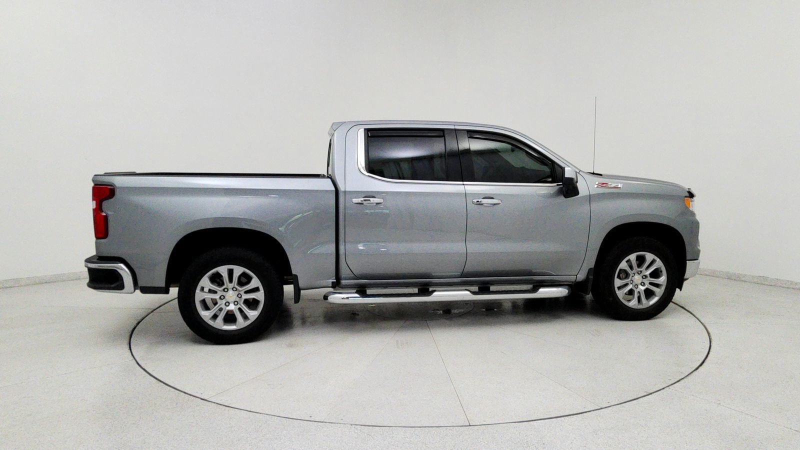 Used 2025 Gray Chevrolet LTZ image 8