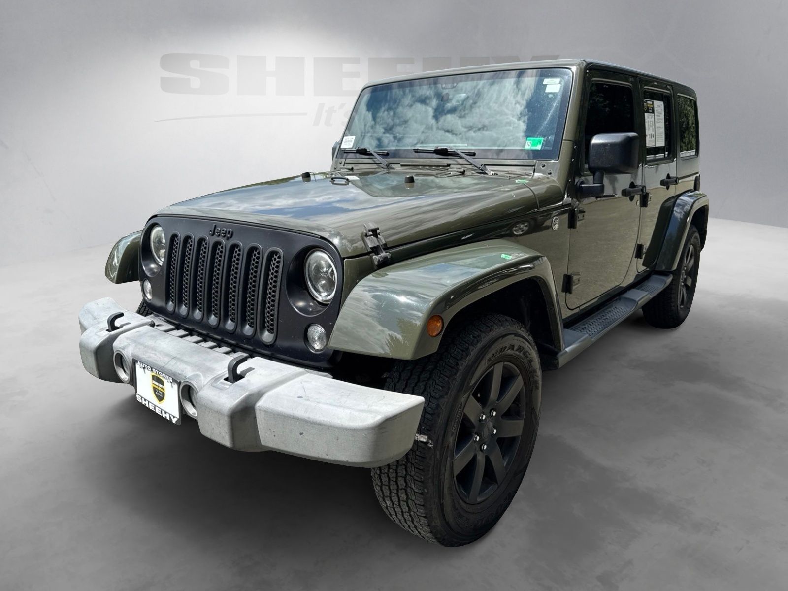 Used 2015 Tank Clearcoat Jeep Unlimited Sahara image 15