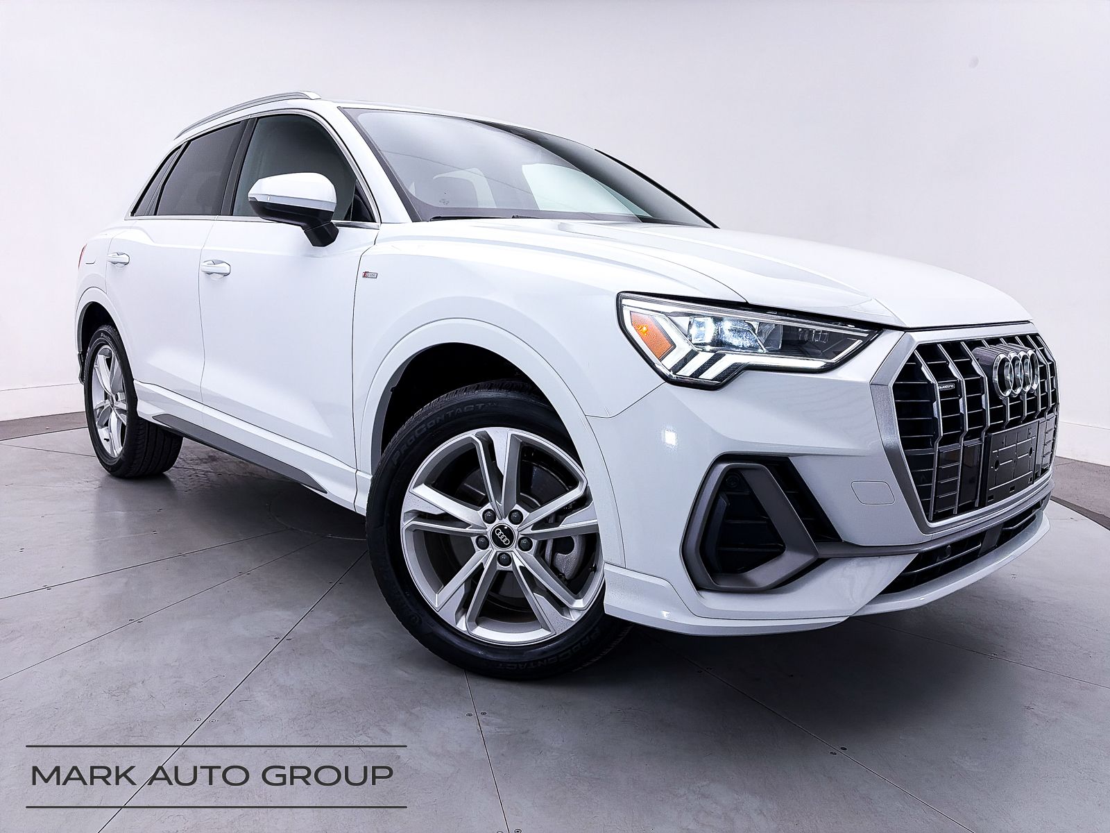 Glacier White 2023 Audi Q3 SUV / Crossover All-Wheel Drive 8-Speed Automatic