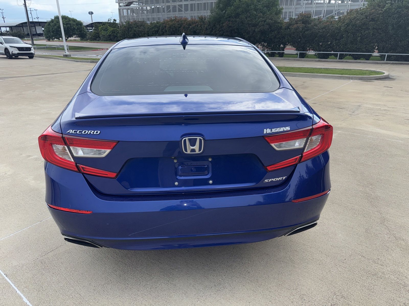 View vehicle photo 5