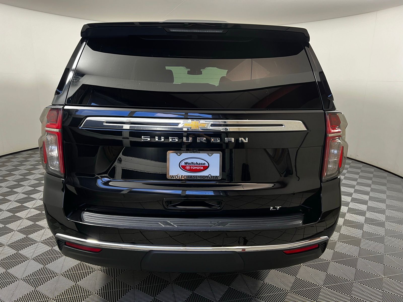 2023 Chevrolet Suburban LT 5