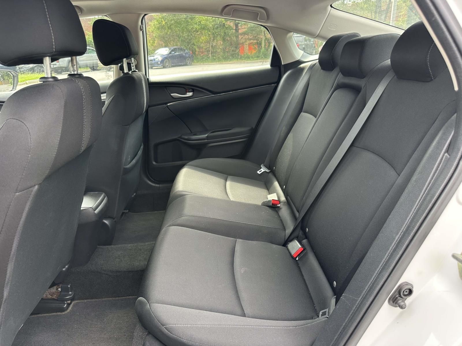 Used 2017  Honda EX image 6