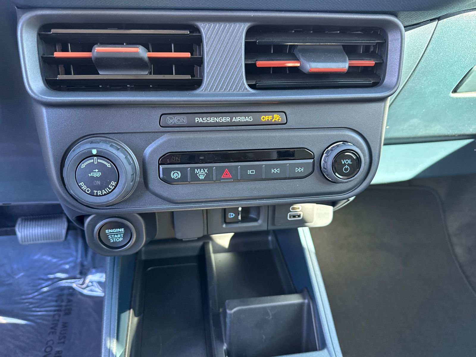 New 2026 Oxford White Ford Lariat® image 30