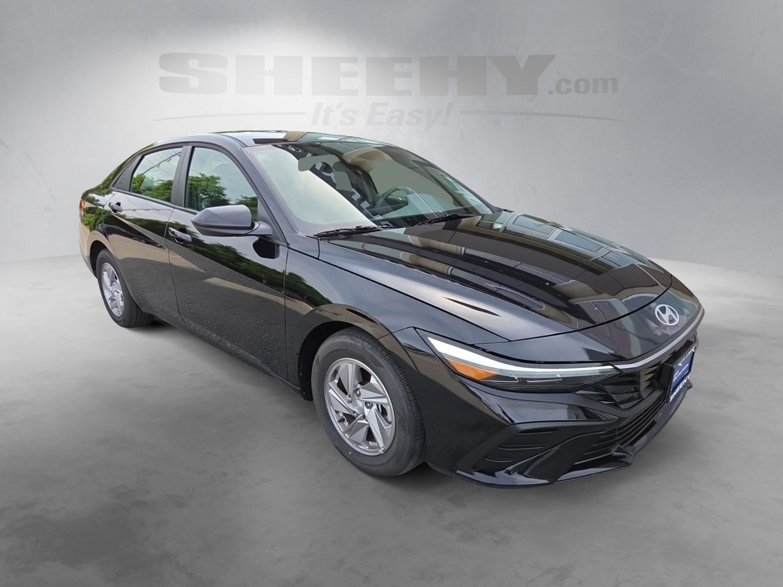 Used 2025 Black Hyundai SE image 2