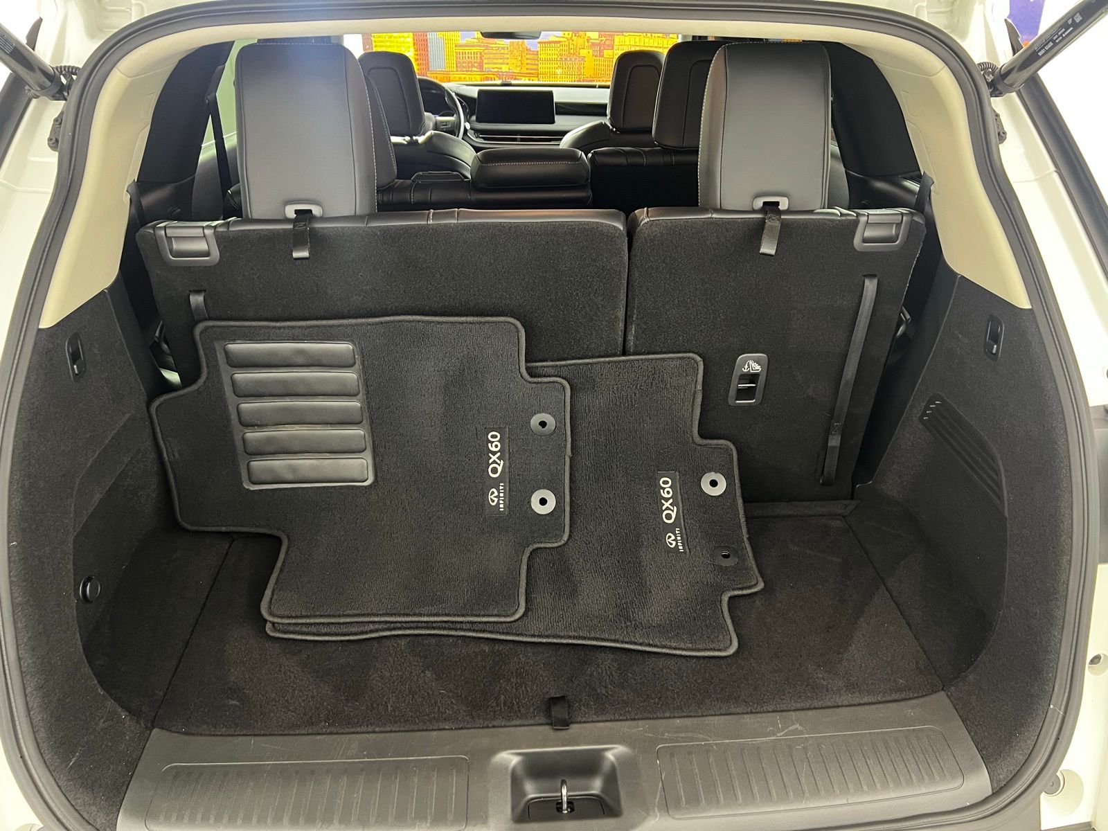 Thumbnail: 2024 INFINITI QX60 - 22