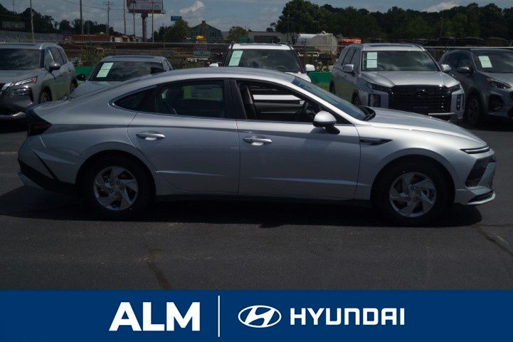 2026 Hyundai Sonata SE photo 4