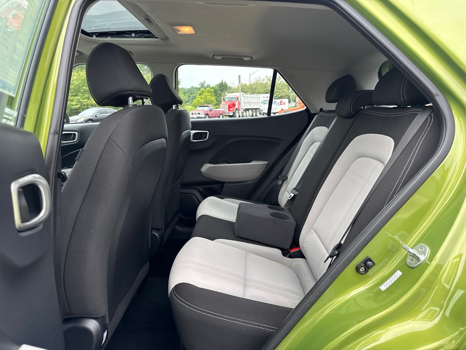 Used 2022 Green Hyundai SEL image 19
