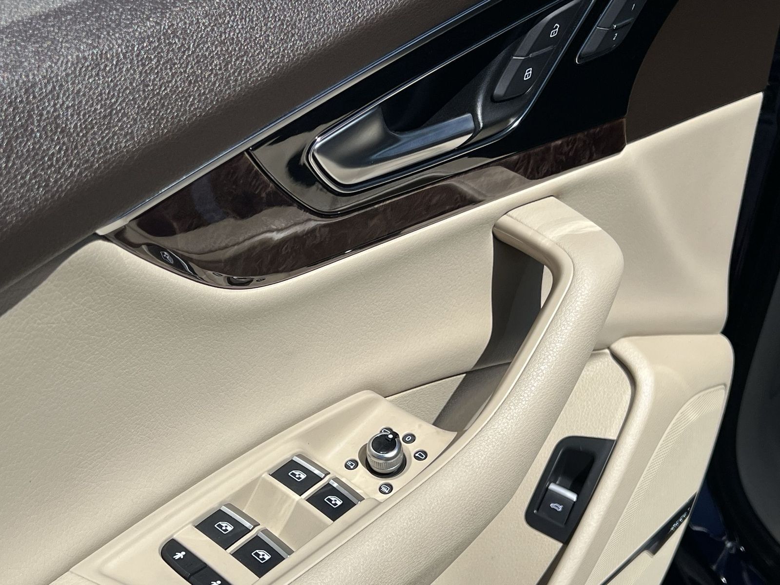 used 2019 Audi Q7 car, priced at $18,076