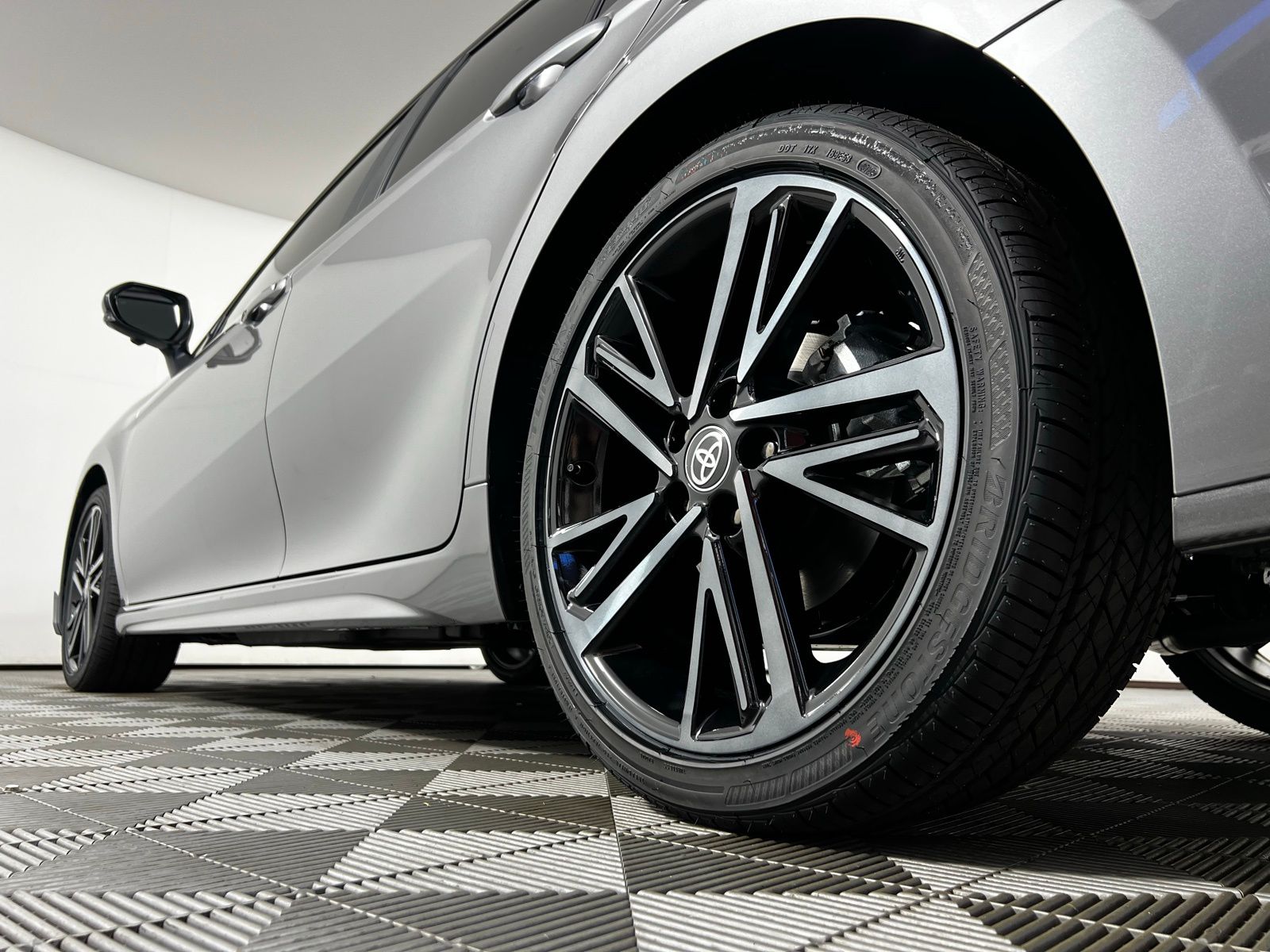 Thumbnail: 2025 Toyota Camry - 24