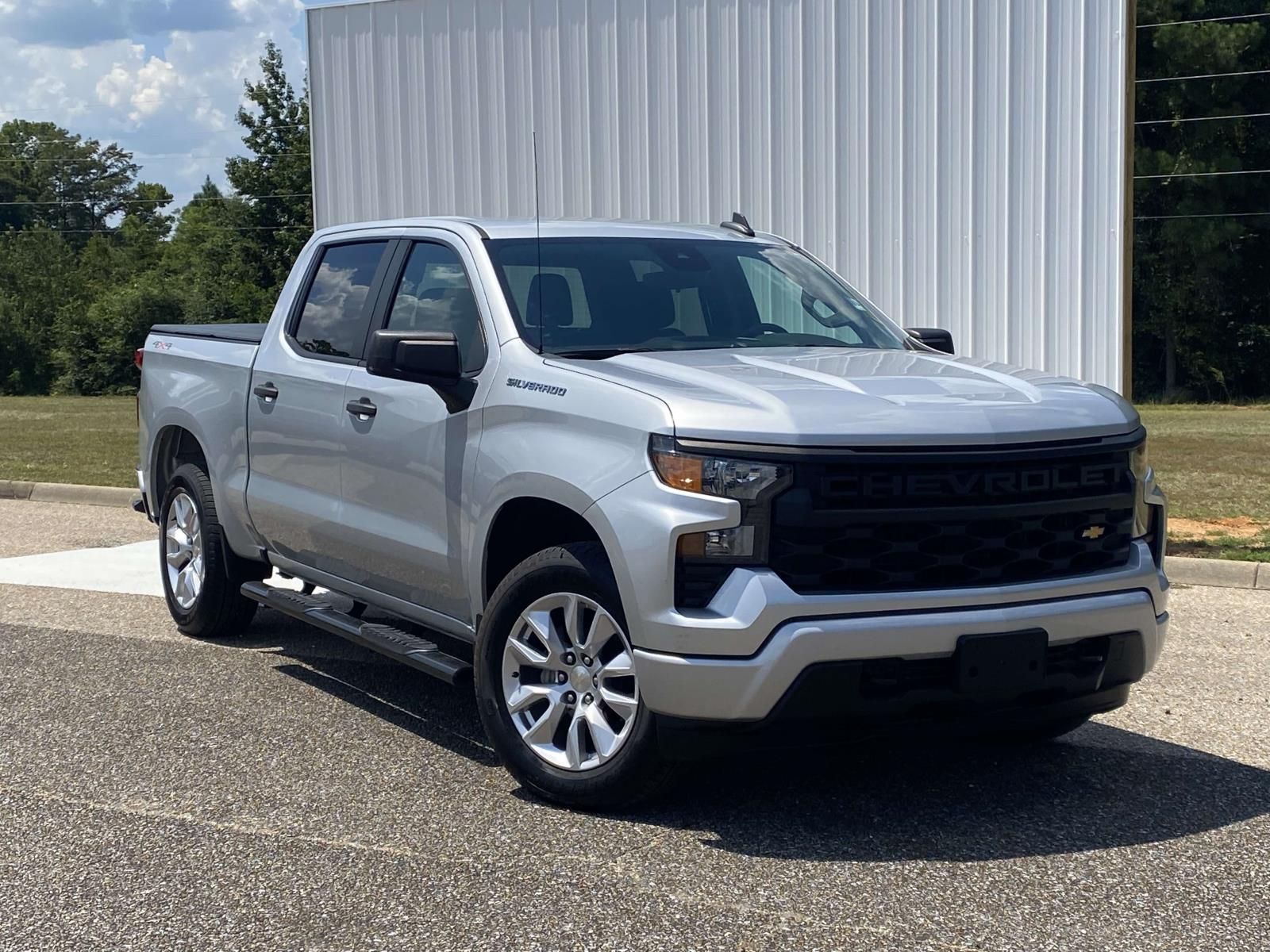 Silver Ice Metallic 2022 Chevrolet Silverado 1500 Pickup Truck Four-Wheel Drive 8-Speed Automatic